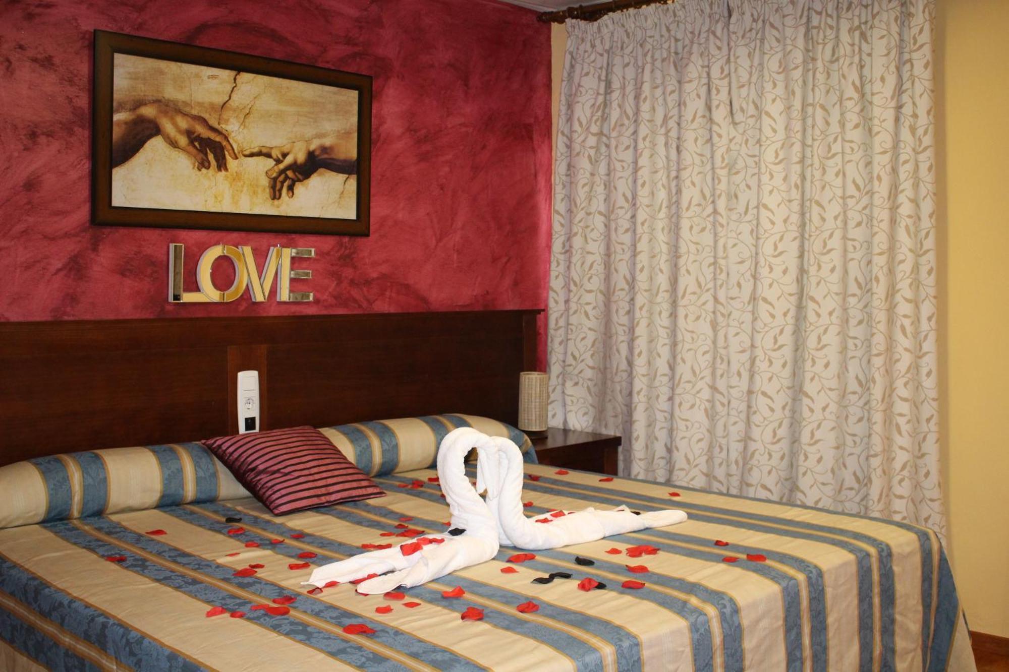 Hotel La Curva 알보로테 객실 사진